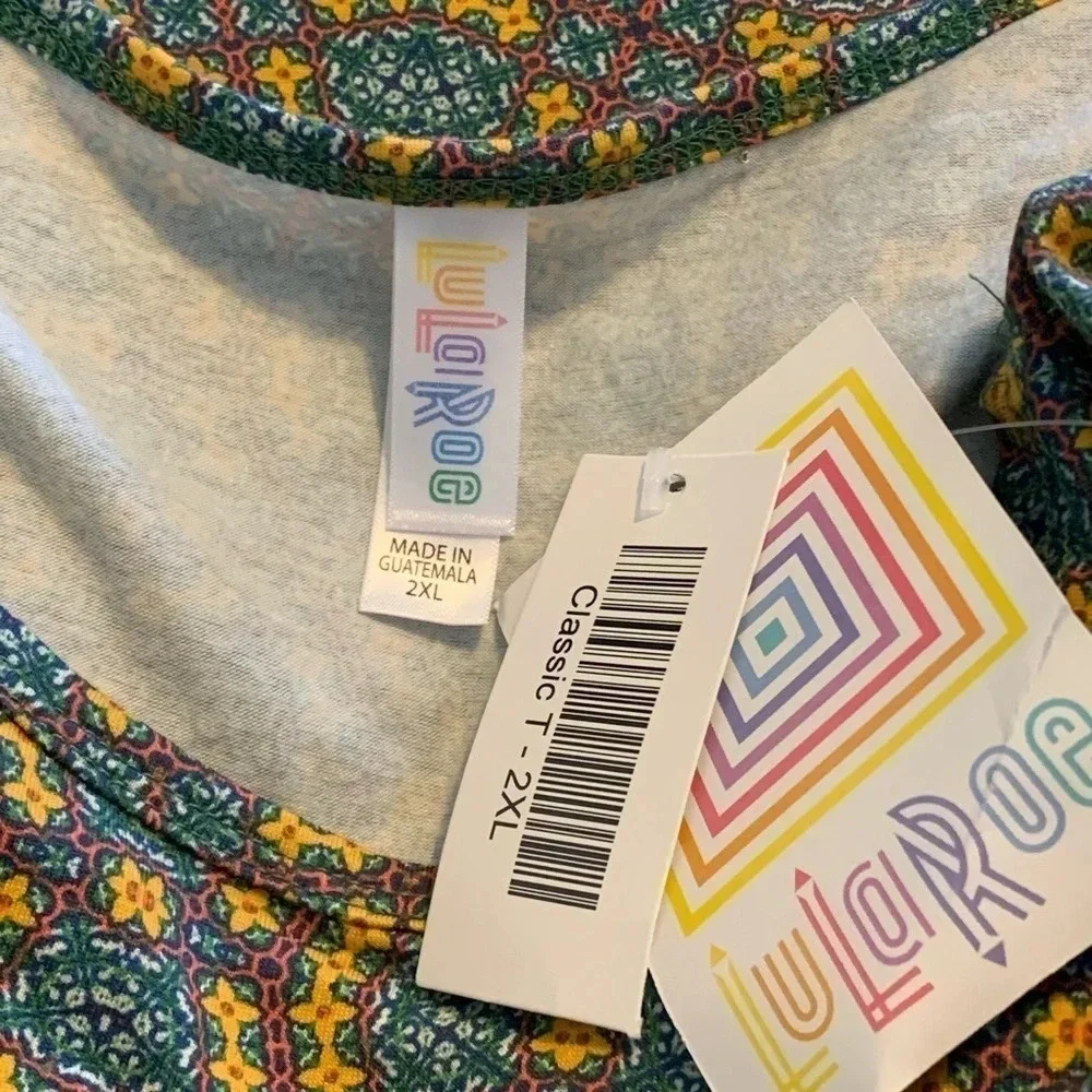 Lularoe Classic Tee T Blue Print Top 2XL NWT